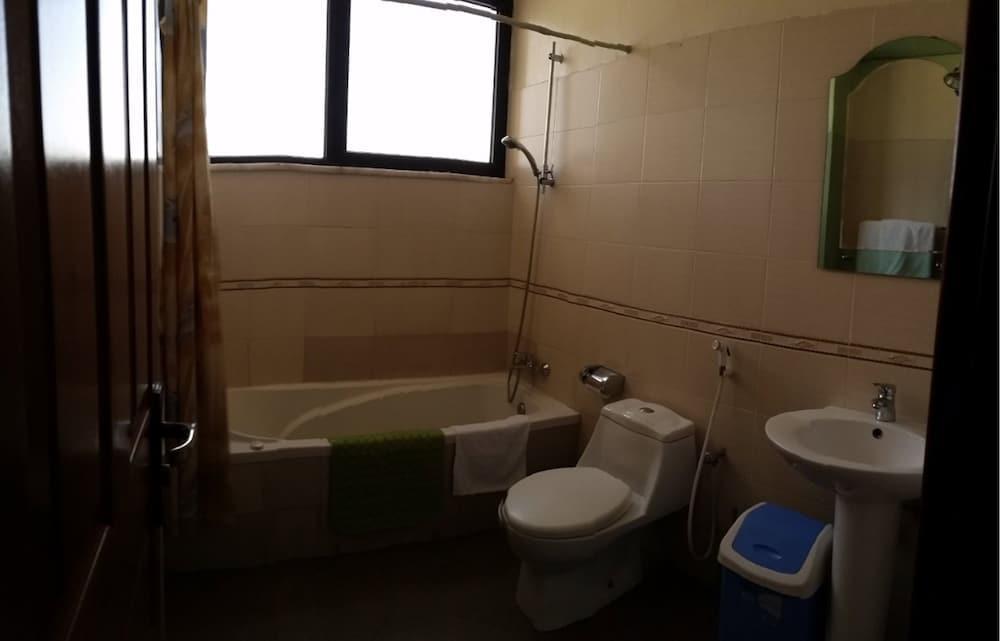 Soramba Hotel Business Plc Addis Abeba Esterno foto