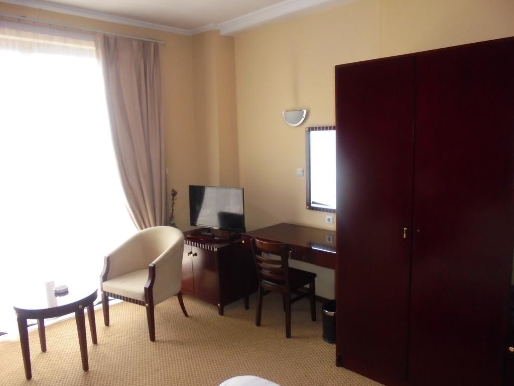 Soramba Hotel Business Plc Addis Abeba Esterno foto