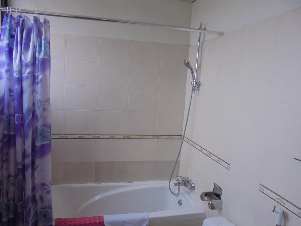 Soramba Hotel Business Plc Addis Abeba Esterno foto