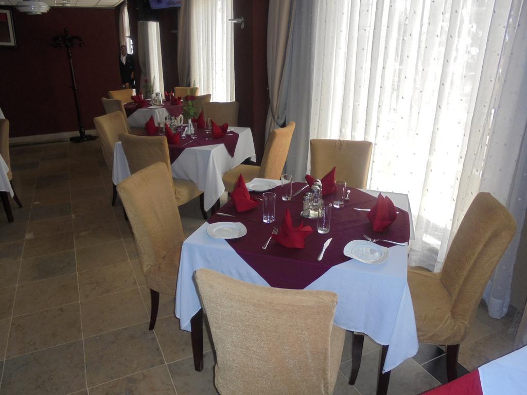 Soramba Hotel Business Plc Addis Abeba Esterno foto