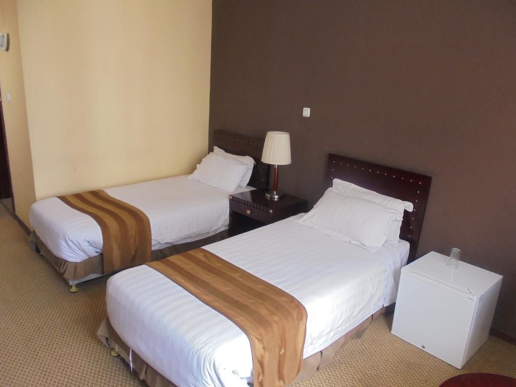 Soramba Hotel Business Plc Addis Abeba Esterno foto