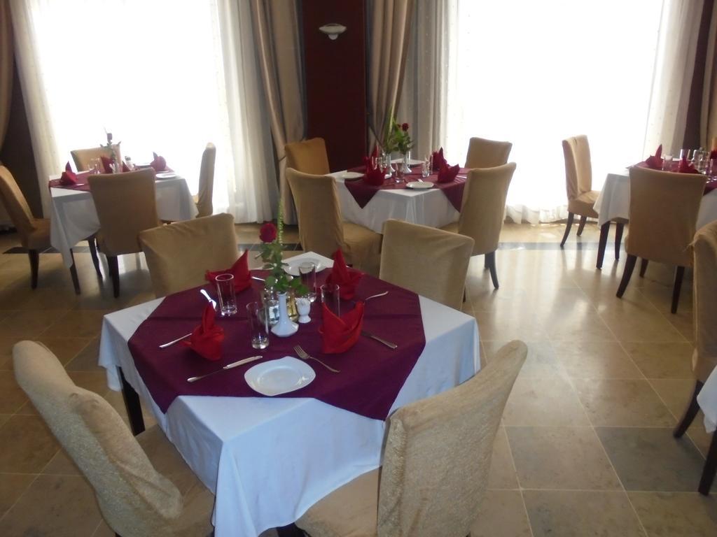 Soramba Hotel Business Plc Addis Abeba Esterno foto