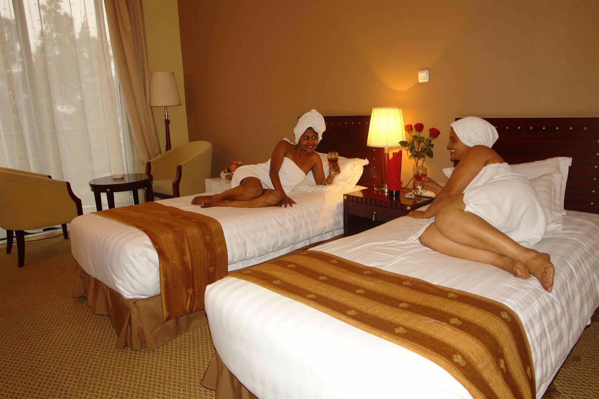 Soramba Hotel Business Plc Addis Abeba Esterno foto