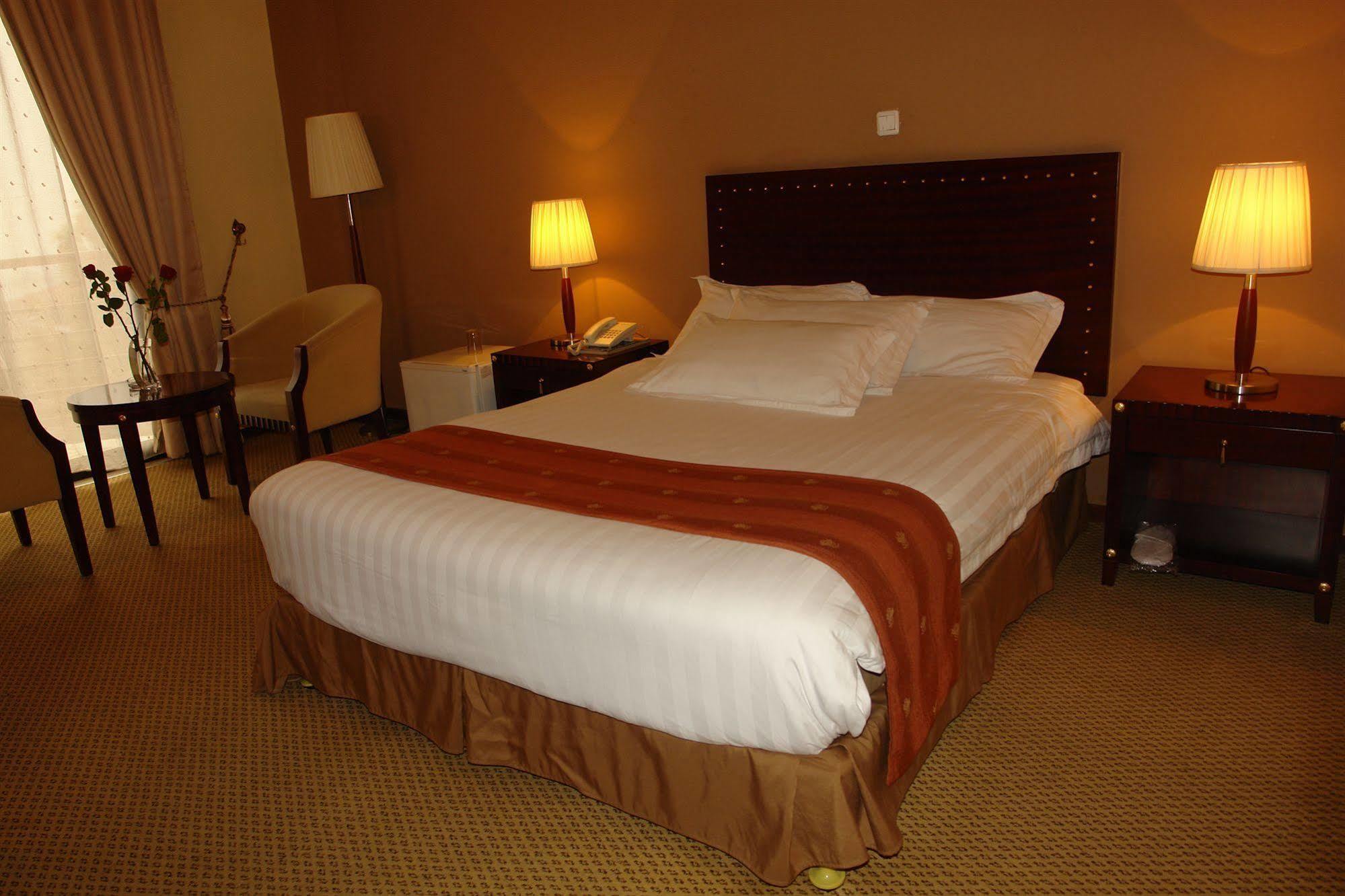 Soramba Hotel Business Plc Addis Abeba Esterno foto